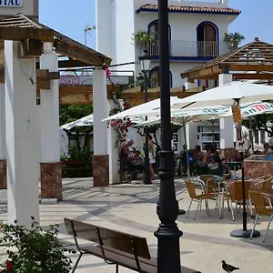 https://estudio-jimena-calahonda-en-el-centro-de-29780.hotelsinnerja.org